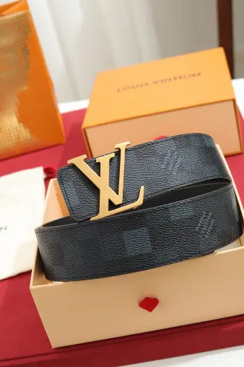 LV.路易威登 宽度 40mm宽度 正品一体铸造五金钢扣 原厂皮料 双面原厂定制进口面料 可送礼自用不错选择