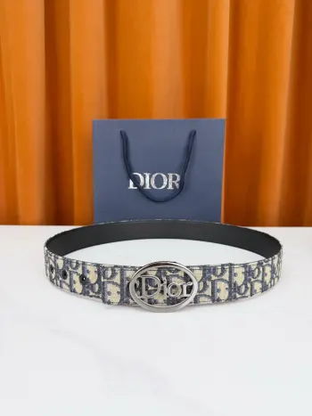 Dior 宽度3.5cm双面腰带 蓝灰老花帆布满印品牌暗纹 一面织物一面黑荔枝纹皮革 椭圆镂空Dior字母扣 藏蓝礼盒精装 一腰双面百变随心 