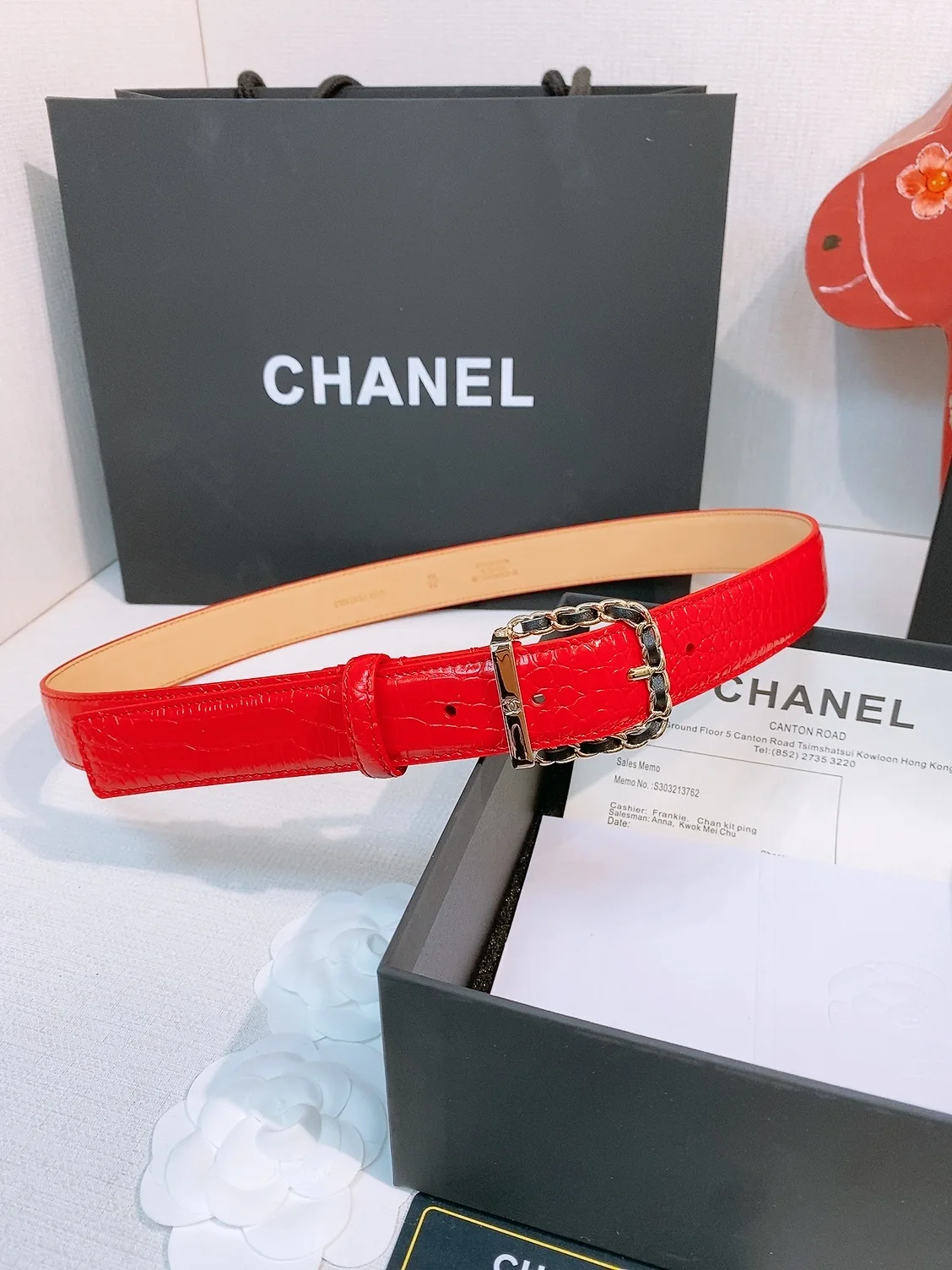 香家 Leather belt 30mm 皮质腰带简约方形金属扣头 搭配光滑小牛皮腰带 品牌标志性通勤配饰 适配西装 大衣 休闲裤等多种穿搭 可调节打孔适配多种腰围 通勤轻奢百搭款 建议参照尺码表选择合适的尺码 宽度width 3.0cm