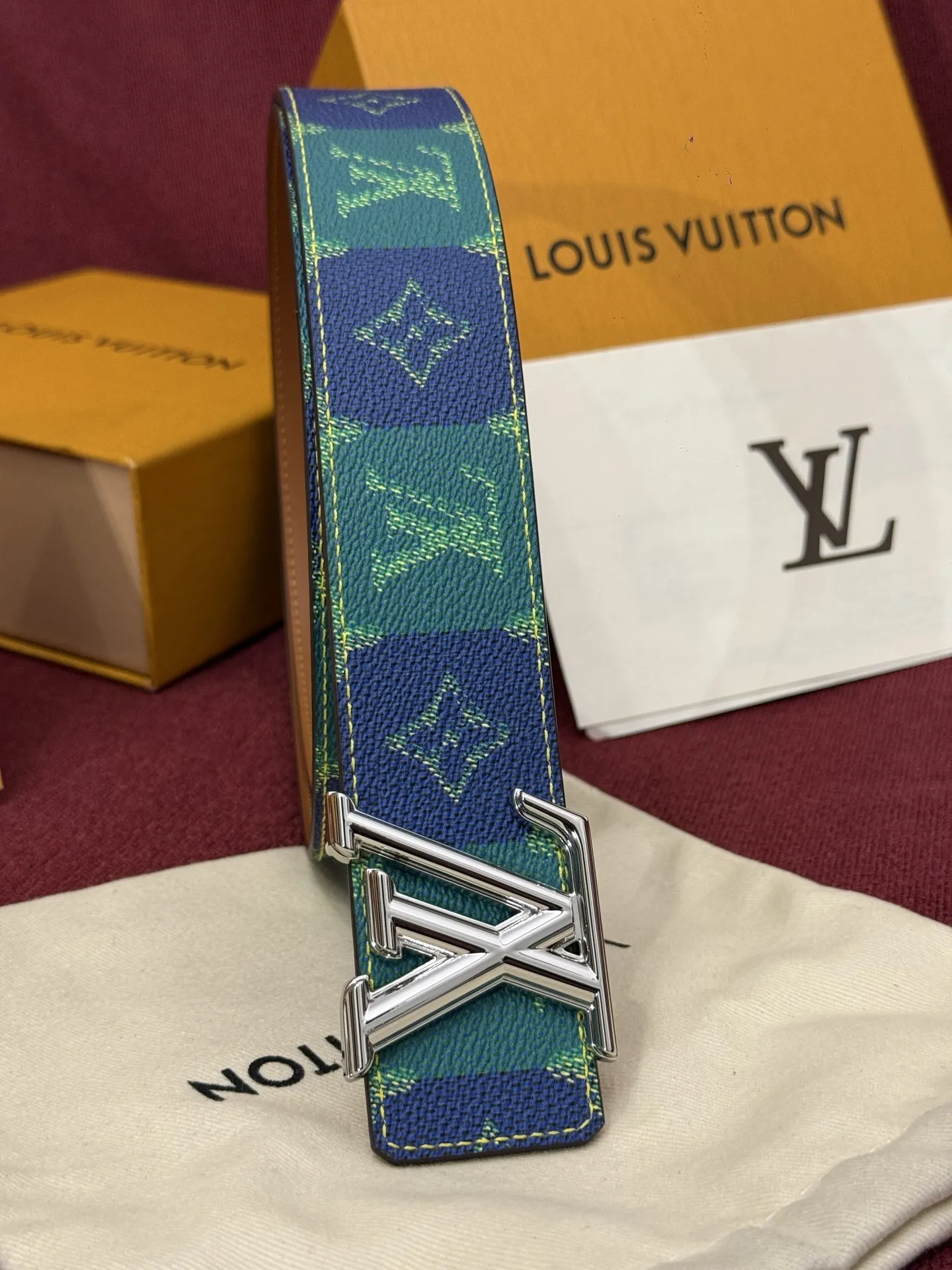 Louis Vuitton Coated canvas reversible belt men s belt - Detail view 3