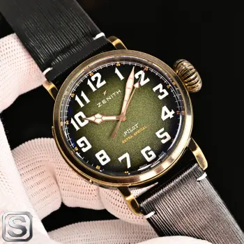 太阳出品出品 白壳 推出 ZENITH 真力时 AF9 飞行员系列表盘简洁美观 蛇形指针 蓝宝石玻璃 表壳打磨超赞 特别是菱角打磨都很到位 大飞迷一定不可错过此款 机芯采用进口9015改EIite679 走时精准稳定零故障表经45x14.25 原装开模同步钛金属表扣及底盖太阳出品精致推荐男士机械腕表 立即抢购