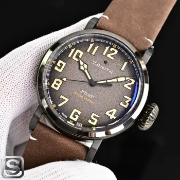 太阳出品出品 白壳 推出 ZENITH 真力时 AF9 飞行员系列表盘简洁美观 蛇形指针 蓝宝石玻璃 表壳打磨超赞 特别是菱角打磨都很到位 大飞迷一定不可错过此款 机芯采用进口9015改EIite679 走时精准稳定零故障表经45x14.25 原装开模同步钛金属表扣及底盖太阳出品精致推荐男士机械腕表 立即抢购