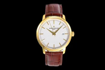 太阳出品出品 白壳 江诗丹顿 VC MO1 传袭大三针系列表径40mm 87172/000R-9302腕表充分传承到了江诗丹顿制表精华 经典三针  搭载江诗丹顿2455自动上链机芯 可从背透看到手表的机芯 意大利牛皮原装针扣 棒状时标针搭配轨道式分钟刻度将江诗丹顿这个品牌的优雅也完全展现出来了 太阳出品精致推荐男士机械腕表