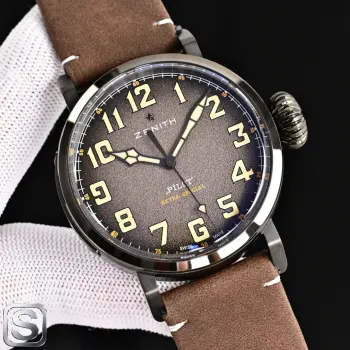 太阳出品出品 白壳 推出 ZENITH 真力时 AF9 飞行员系列表盘简洁美观 蛇形指针 蓝宝石玻璃 表壳打磨超赞 特别是菱角打磨都很到位 大飞迷一定不可错过此款 机芯采用进口9015改EIite679 走时精准稳定零故障表经45x14.25 原装开模同步钛金属表扣及底盖太阳出品精致推荐男士机械腕表 立即抢购