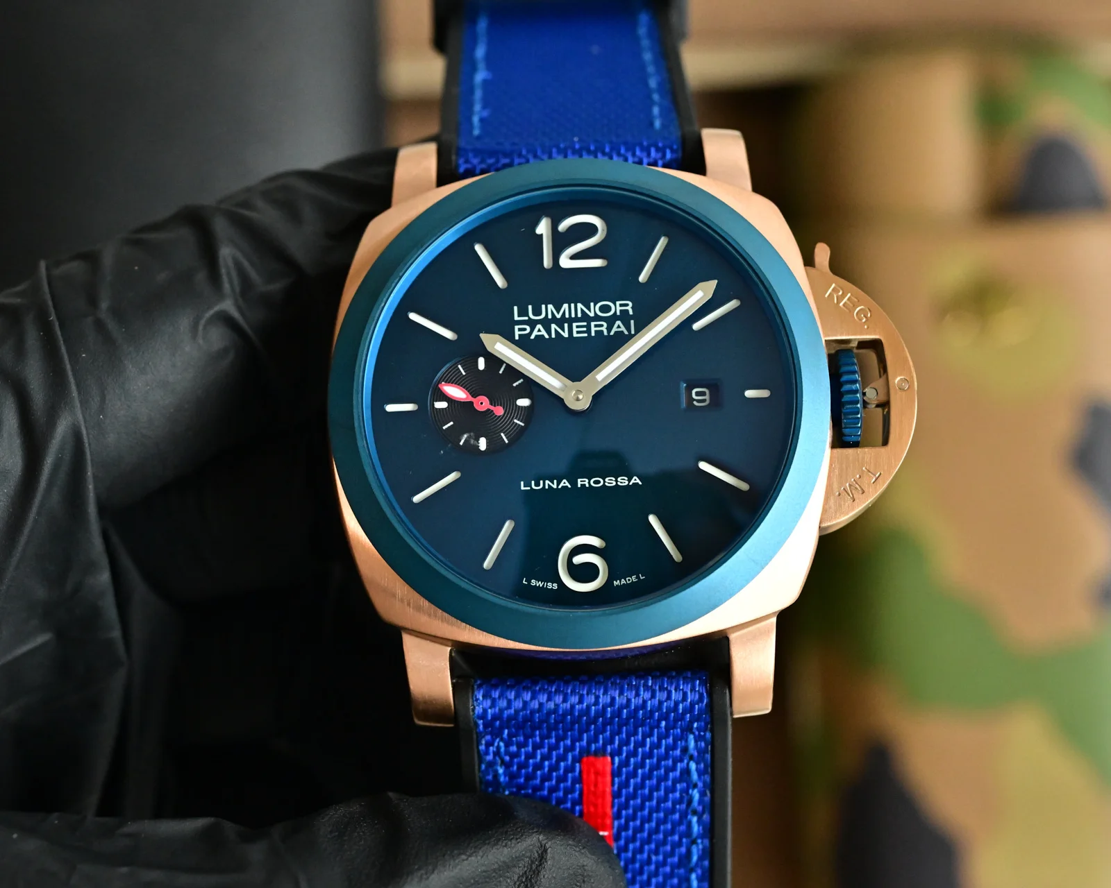 沛纳海 PANERAI 弧型镀膜玻璃 44mm*16mm 胶表带搭配原装针扣 全自动机械 一款来自硬汉的手表 V8出品
