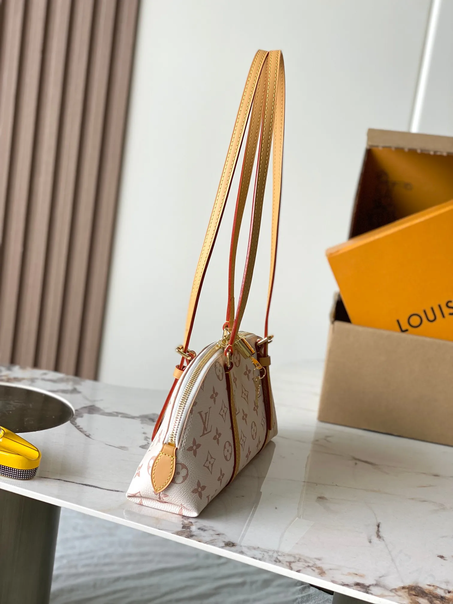 Louis Vuitton M2A457 All-Steel Hardware Handbag Women s Shoulder Bag - Detail view 2