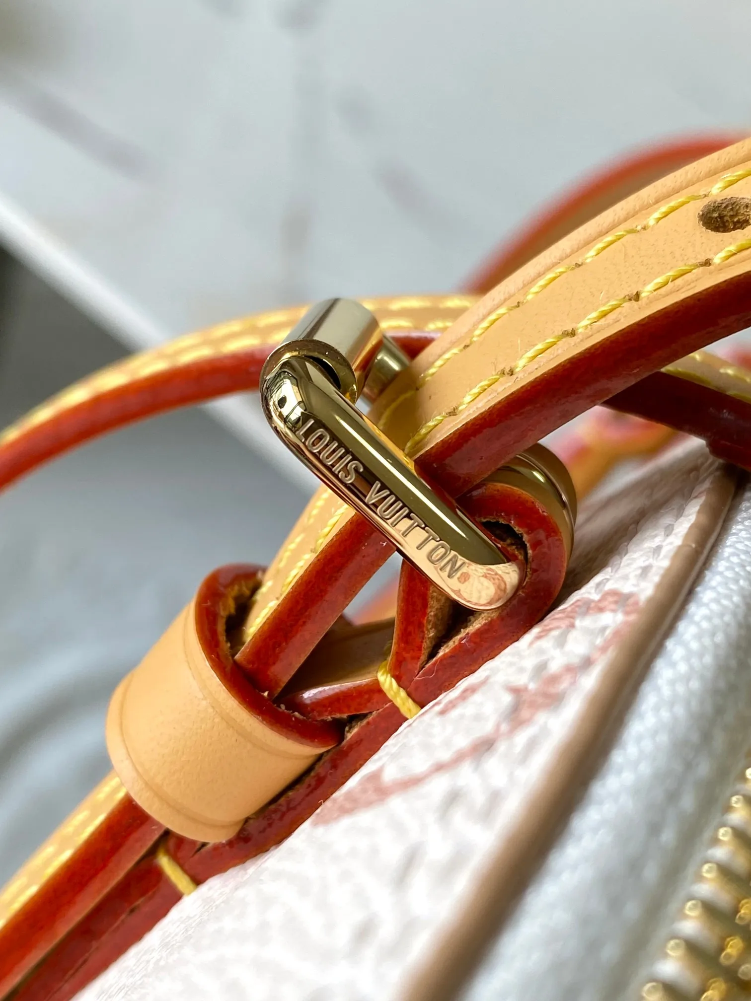 Louis Vuitton M2A457 All-Steel Hardware Handbag Women s Shoulder Bag - Detail view 5