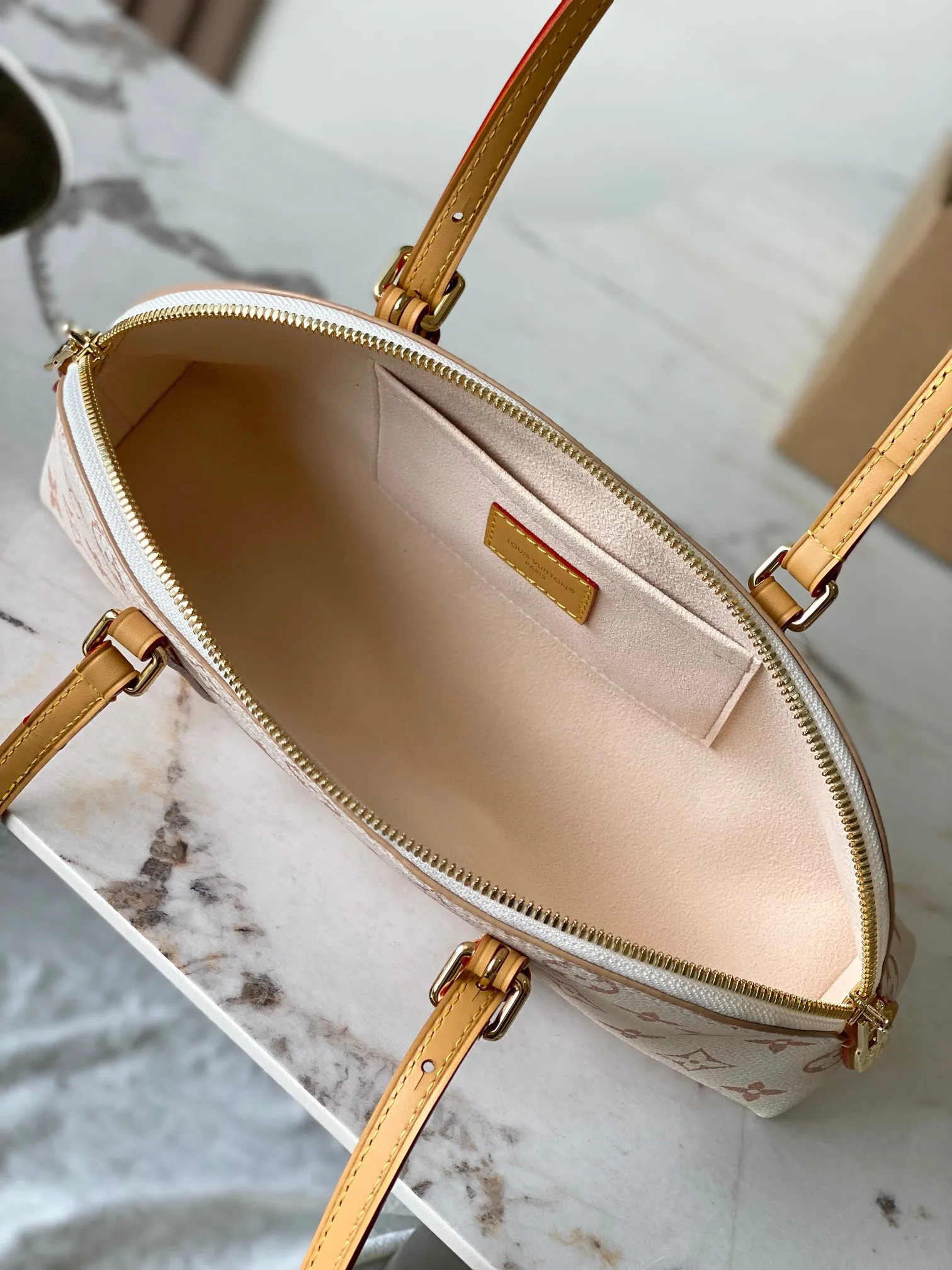 Louis Vuitton M2A457 All-Steel Hardware Handbag Women s Shoulder Bag - Detail view 8