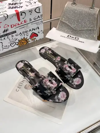 字母压花拖鞋  女士拖鞋