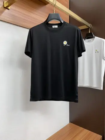 春夏新款首发专柜最新款圆领短袖