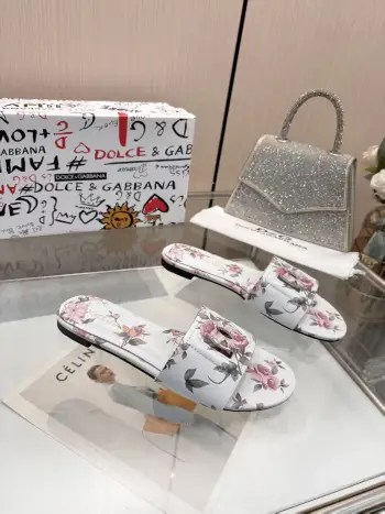 字母压花拖鞋  女士拖鞋