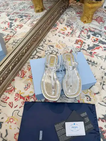 春夏新品夹脚拖鞋  女士拖鞋