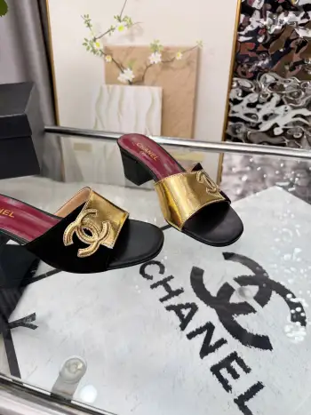 香家字母压花拖鞋  女士拖鞋