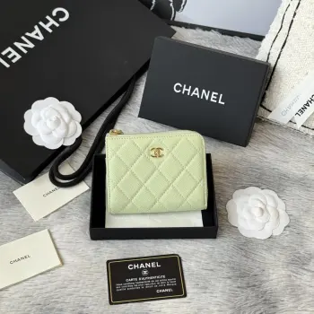 chanel 早春新款 七字短款拉链包进口鱼子酱牛皮 可放证件银行卡 零钱硬币 百元大钞 超级实用超级美丽短款钱包款号 AP3999 尺寸 11.5×9.2×2cm新款七字半拉卡包