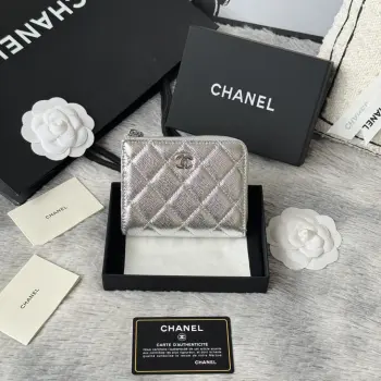  chanel 早春新款 七字短款拉链包进口鱼子酱牛皮 可放证件银行卡 零钱硬币 百元大钞 超级实用超级美丽短款钱包款号 AP3999 尺寸 11.5×9.2×2cm新款七字半拉卡包