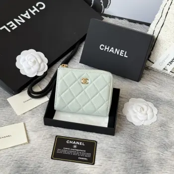  chanel 早春新款 七字短款拉链包进口鱼子酱牛皮 可放证件银行卡 零钱硬币 百元大钞 超级实用超级美丽短款钱包款号 AP3999 尺寸 11.5×9.2×2cm新款七字半拉卡包