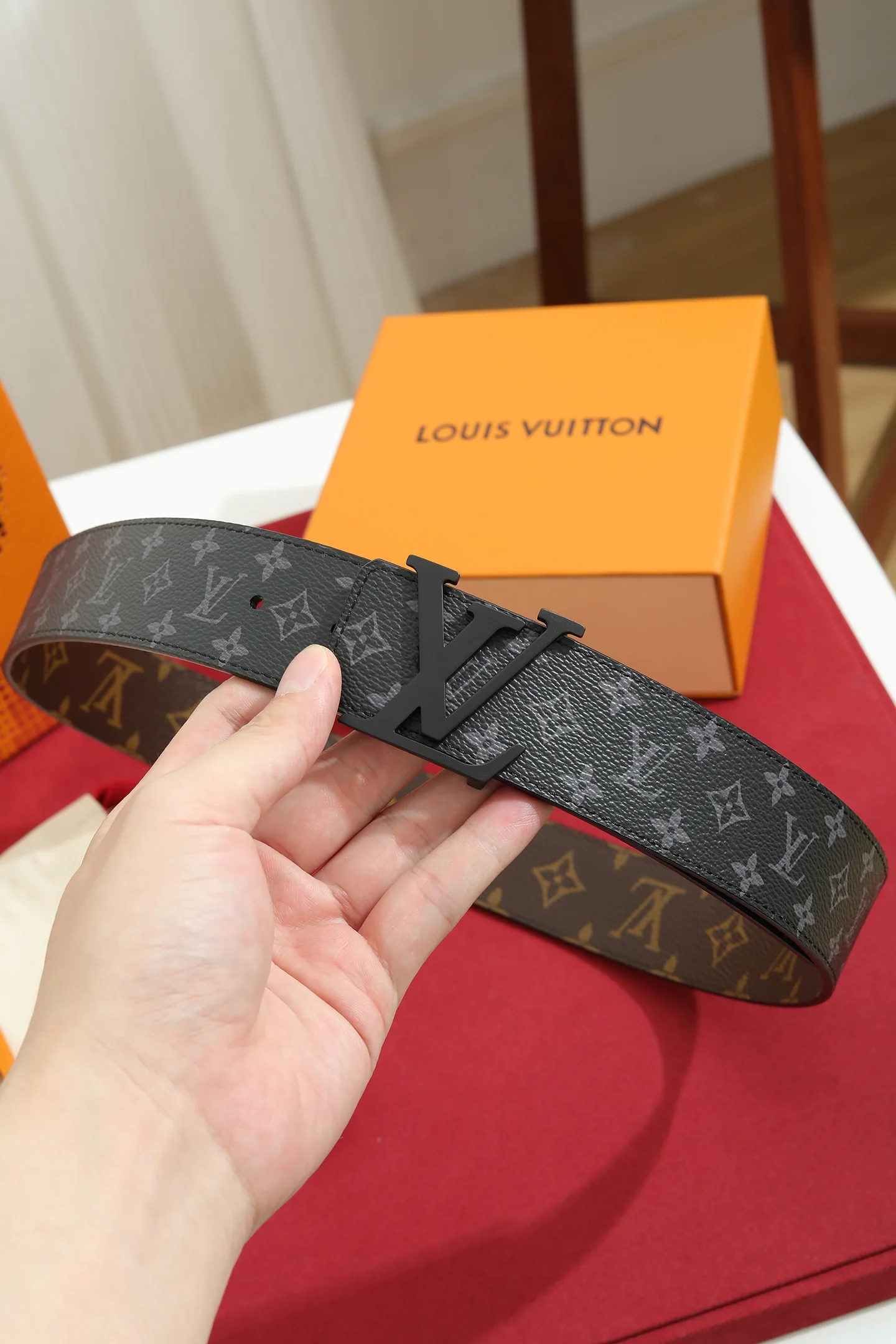 原单LV皮带|高仿LV皮带|精仿LV皮带|一比一LV皮带LV.路易威登  宽度 40mm宽度 正品一体铸造五金钢扣 原厂皮料 双面原厂定制进口面料 可送礼自用不错选择