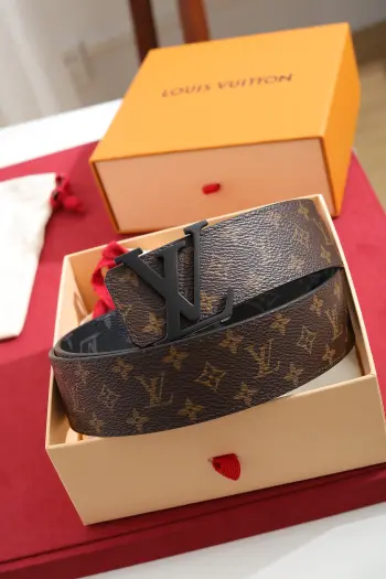 LV.路易威登  宽度 40mm宽度 正品一体铸造五金钢扣 原厂皮料 双面原厂定制进口面料 可送礼自用不错选择