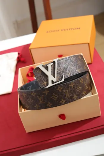 LV.路易威登  宽度 40mm宽度 正品一体铸造五金钢扣 原厂皮料 双面原厂定制进口面料 可送礼自用不错选择