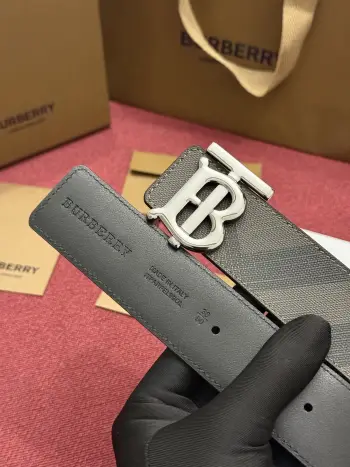  Burberry 博柏利 格纹/牛皮 品质毋庸置疑 没有更好 只有最好 宽度4.0cm 内置NFC正品芯片感应验证