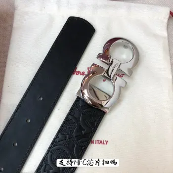 菲拉  宽度3.5cm 双面头层牛皮带身 正面压花工艺 背面平纹 可双面使用 经典尾夹铜扣 长短可以自己剪裁