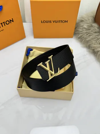 LV.路易威登  宽度 40mm宽度 正品一体铸造五金钢扣 原厂皮料 双面原厂定制进口面料 可送礼自用不错选择