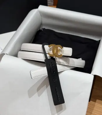 香家 Leather Belt 15mm 皮质腰带双面小牛皮腰带 经典双C带扣设计 小牛皮与金属 15毫米超细皮带 纤细秀气 适配连衣裙 针织上衣等柔系穿搭 建议参照尺码表选择合适的码数 齐全 宽度width 1.5cm