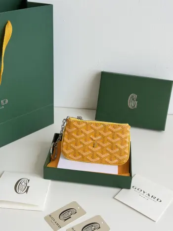 戈雅 家 超级实用 mini 包Senat Nano钥匙袋可以安全地容纳钥匙 它的实用尺寸非常适合卡片 零或硬币 编号 3306尺寸 9 cm x 1 cm x 13 cm