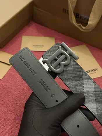  Burberry 博柏利格纹/牛皮 品质毋庸置疑 没有更好 只有最好 宽度4.0cm 内置NFC正品芯片感应验证