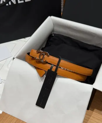 香家 Leather Belt 15mm 皮质腰带双面小牛皮腰带 经典双C带扣设计 小牛皮与金属 15毫米超细皮带 纤细秀气 适配连衣裙 针织上衣等柔系穿搭 建议参照尺码表选择合适的码数 齐全 宽度width 1.5cm