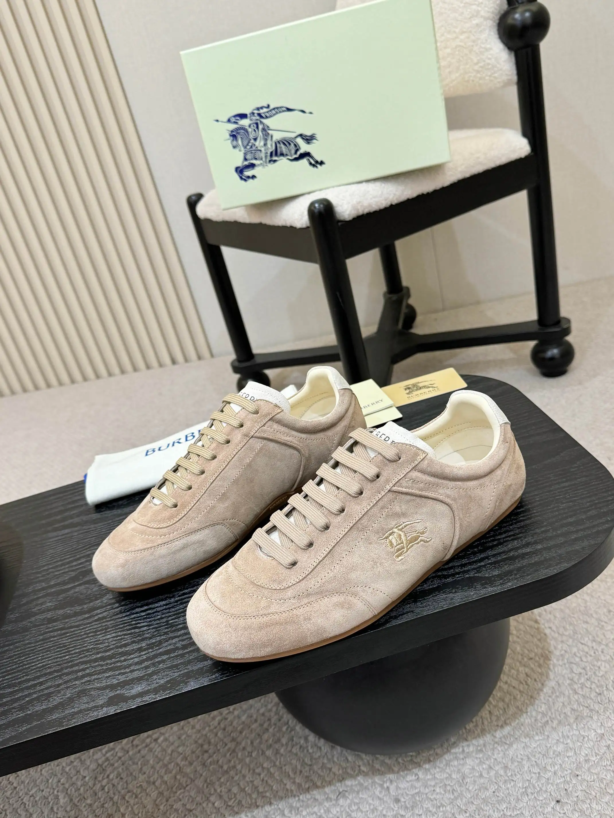 Burberry 2026 Hot-selling Retro Training Shoes Men s Casual Shoes - Detail view 3