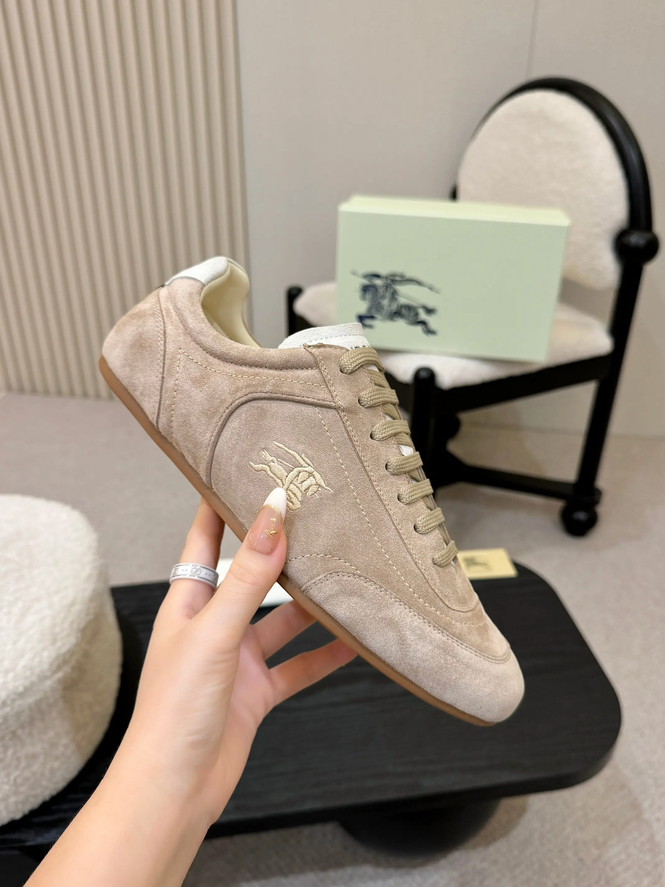 Burberry 2026 Hot-selling Retro Training Shoes Men s Casual Shoes - Detail view 4