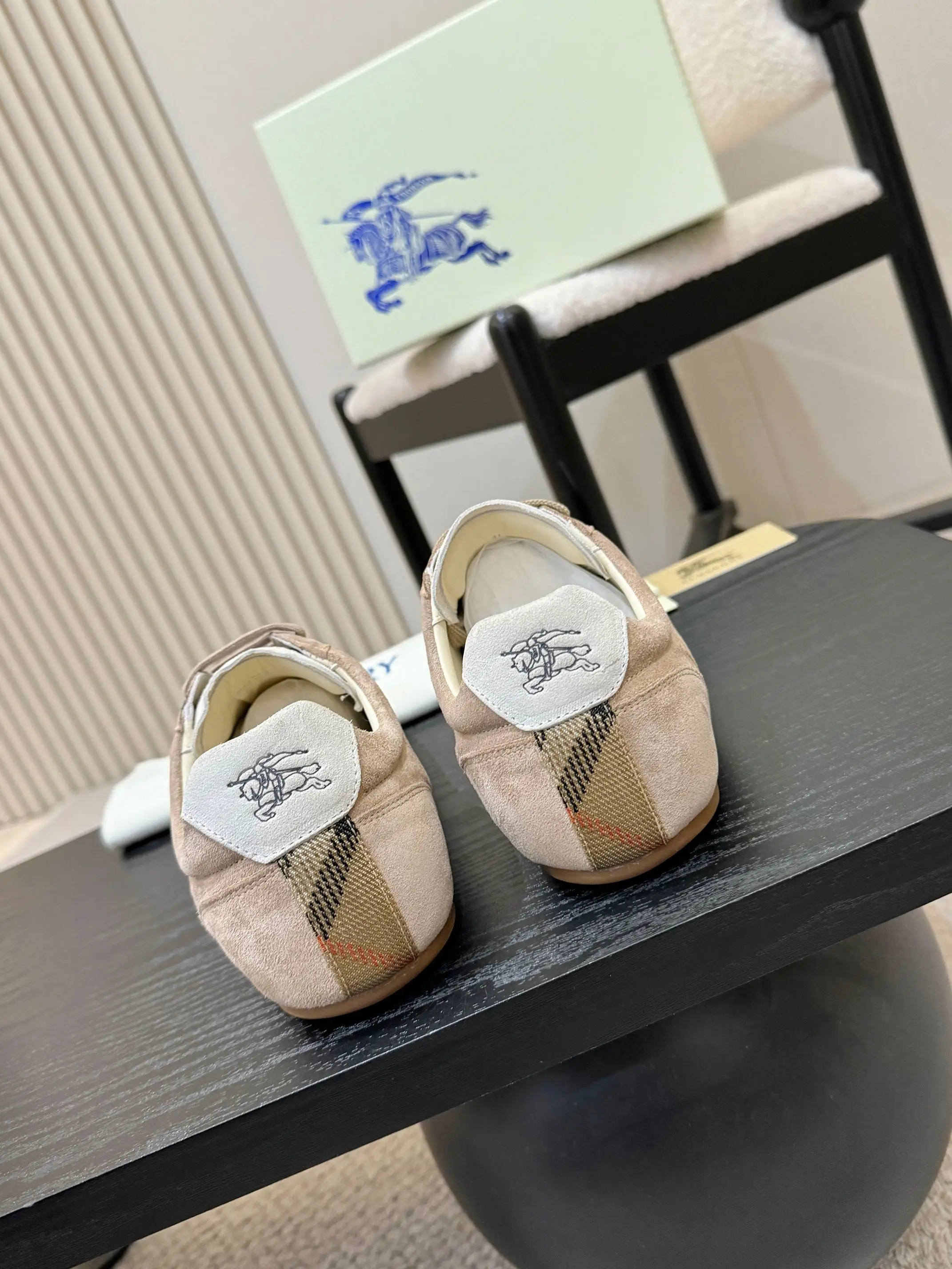 Burberry 2026 Hot-selling Retro Training Shoes Men s Casual Shoes - Detail view 8