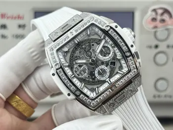MSF V2升级版大爆炸宇舶HUBLOT灵魂系列BIG BANG系列.型号642.NX.0170.RX以赛车为灵感 推出全新Spirit of Big Bang限量腕 腕表结合Spirit of Big Bang系列的所有标志性元素 全新酒桶形表壳 表壳应用钛金属跟树脂材料 借助六枚H型螺丝构建 三明治 结构 传达 融合的技术 的理念 完美复刻独家定制HUB4700机芯 升级原装折叠表扣 订制氟橡胶表带 腕表配有 一键式 快速更换表带系统 佩戴者只需轻轻一按 即可以轻松快捷地替换表带 