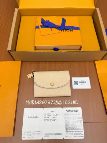 重磅大福利最新推出全钢钱夹系列 特级M29797 回馈新老客户163动态UID 变码芯片. 尺寸 11x8x2.5厘米(长X宽X高)最新全套隔空包装 礼品盒 礼品袋 外纸箱  可自取 
