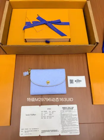 重磅大福利最新推出全钢钱夹系列 特级M29796 回馈新老客户163动态UID 变码芯片. 尺寸 11x8x2.5厘米(长X宽X高)最新全套隔空包装 礼品盒 礼品袋 外纸箱  可自取 