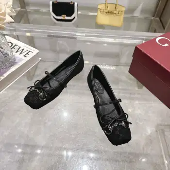 马衔扣真皮大底鞋    女士皮鞋