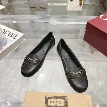 皮革衬里马衔扣皮革鞋  女士平底鞋