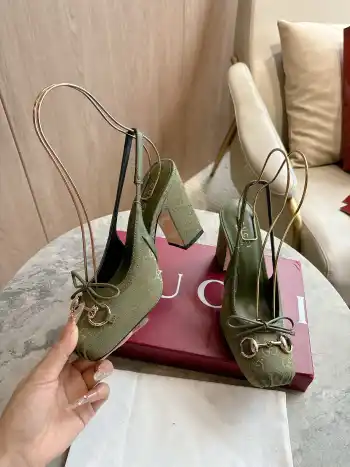 马衔扣后系带浅口鞋  女士皮革鞋