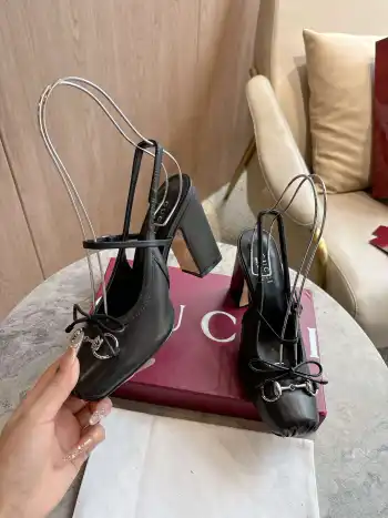 马衔扣后系带浅口鞋  女士皮革鞋