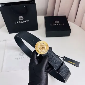 versace 范思哲 新款压花腰带配有醒目的美杜莎头像搭扣 可为任何造型增添几分立体雅致效果 4.0cm宽