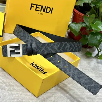 FENDI 芬迪 专柜同款 宽3.0CM 双环正反用腰带 FF按钉搭扣 黑色Cuoio Romano皮革材质 反面面料带有烟草灰和黑色FF图案 黑色珐琅金属饰面 时尚经典 百搭款