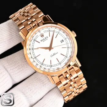 太阳出品出品 钢带款 TW Factory 劳力士 ROLEX R82 锅盖玻璃 切利尼 ROLEX一块彰显绅士风度 锅盖玻璃 9015机 适合参加各种活动场合的不二之选的男士腕表 搭载着精准稳定的9015进口机芯.每小时振频28800次 零返修质量 直径42mm原装尺寸  采用进口小牛皮表带让你使用更佳舒适 100米超强防水 :产品实物光泽 更佳精湛 壳套工艺都是宗师级别轻身检验 加上新时代机器高技锻造 上手震撼尊贵非凡 你值得拥有 送礼最佳奢华推荐 太阳出品 请认准TW厂独家品质