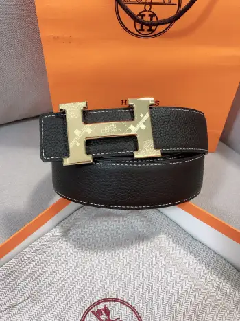 Hermes.爱马仕  宽度38MM 以其精湛工艺高品质材料和经典设计备受推崇 是男士腰带顶级选择 简约大气 适合商务和休闲场合 产品手感细腻 不仅是实用配饰 更是身份与品味的象征