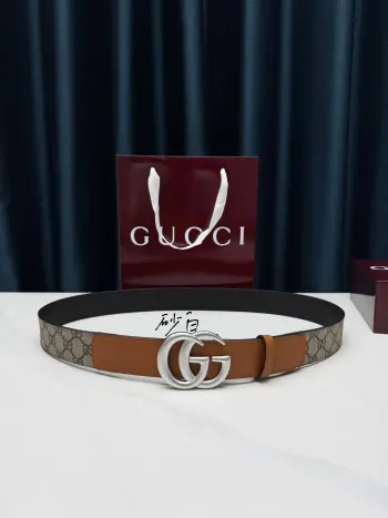 宽度3.8cm 此拼接款——焦糖色光面牛皮与米色GG老花帆布拼接带身 反面黑色光面牛皮 双G互扣金属扣亮金 亮银两色 酒红礼盒全套 