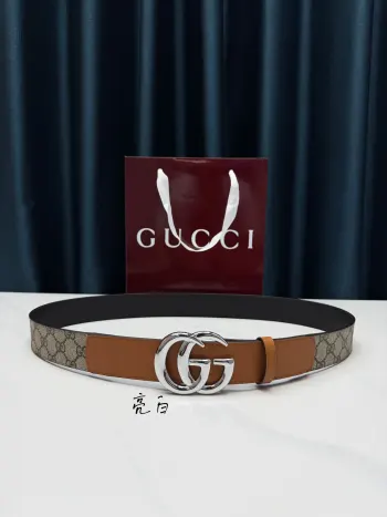宽度3.8cm 此拼接款——焦糖色光面牛皮与米色GG老花帆布拼接带身 反面黑色光面牛皮 双G互扣金属扣亮金 亮银两色 酒红礼盒全套 
