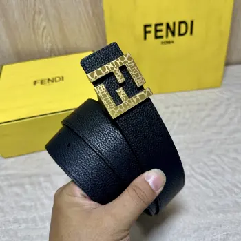 FENDl  芬迪 宽40MM双面原版小牛皮 搭配单钌钯电镀扣 完美的手感.油边 出众的设计.风格 高贵奢华 时尚大方 高清实拍 货真价实 品质保证 双面  用