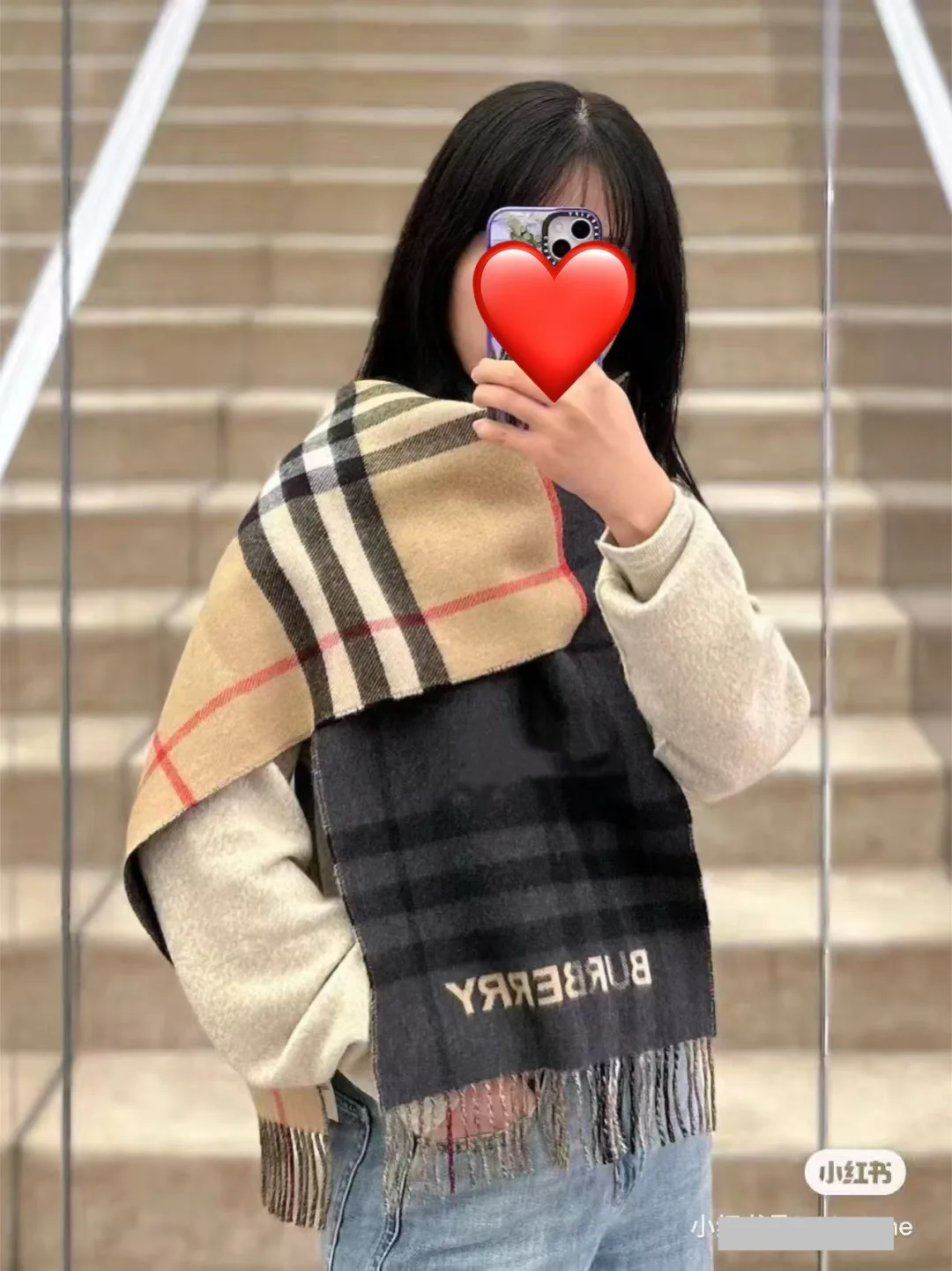 原单围巾/丝巾配饰|高仿围巾/丝巾配饰|精仿围巾/丝巾配饰|一比一围巾/丝巾配饰巴宝利 B家这款男女士围巾面料非常满意 手感真的好到不行寒冬贴脖子围真的舒服软糯又保暖相信我 绝对不负期待我家的老客们都懂 男款数量少基本靠抢 经济条件允许的情况下 多买条 经常有人抱怨没买到或者买少了 尺寸 30x180材质 100%羔羊绒3  色