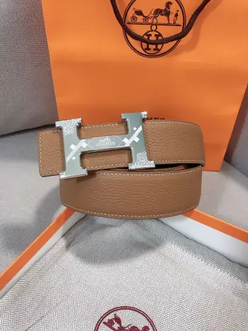 Hermes.爱马仕  宽度38MM 以其精湛工艺高品质材料和经典设计备受推崇 是男士腰带顶级选择 简约大气 适合商务和休闲场合 产品手感细腻 不仅是实用配饰 更是身份与品味的象征