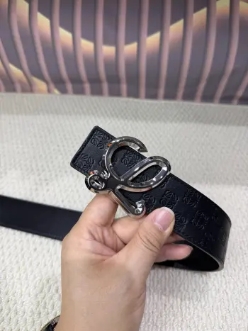 罗意威 40mm寬度採用雙面進口原版皮腰帶 真空電鍍五金扣頭實物拍攝 一等一好質量  長短不可自行裁剪送禮自用首選上身效果贊贊贊手工專業到位  包裝配送 專櫃禮品盒 提袋 發票 打孔器  購買認准細節謹防受騙 